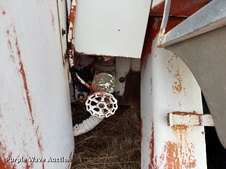 image for item EU5912 1980 Ford 7000 digger derrick truck