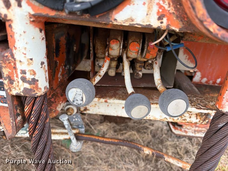 image for item EU5912 1980 Ford 7000 digger derrick truck