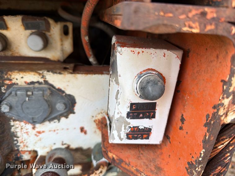 image for item EU5912 1980 Ford 7000 digger derrick truck