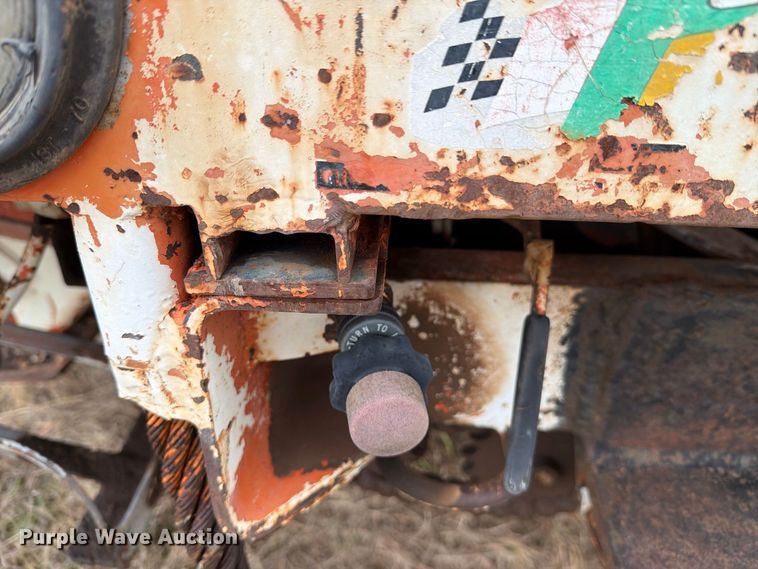 image for item EU5912 1980 Ford 7000 digger derrick truck