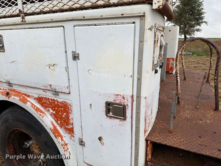 image for item EU5912 1980 Ford 7000 digger derrick truck