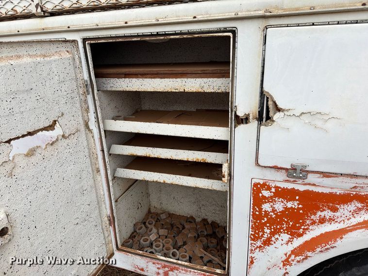 image for item EU5912 1980 Ford 7000 digger derrick truck