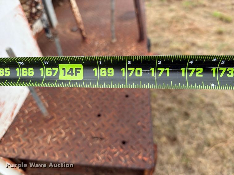 image for item EU5912 1980 Ford 7000 digger derrick truck