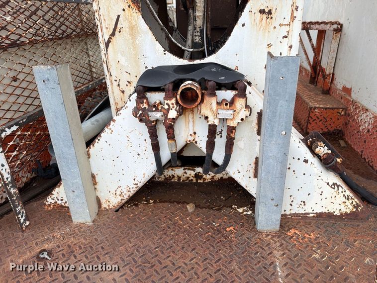 image for item EU5912 1980 Ford 7000 digger derrick truck