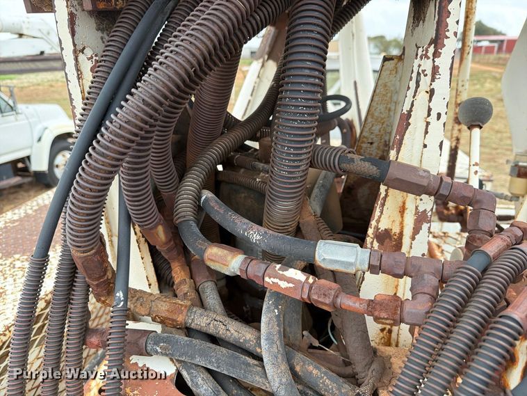 image for item EU5912 1980 Ford 7000 digger derrick truck