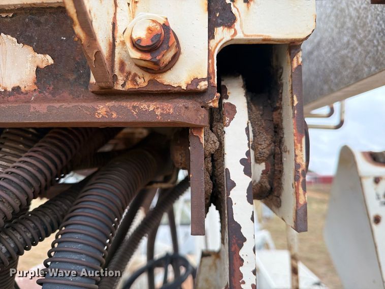 image for item EU5912 1980 Ford 7000 digger derrick truck