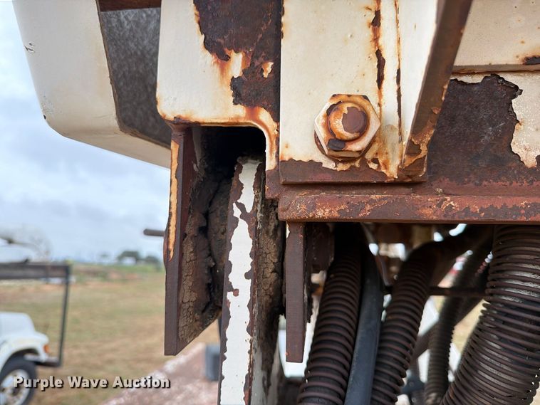image for item EU5912 1980 Ford 7000 digger derrick truck