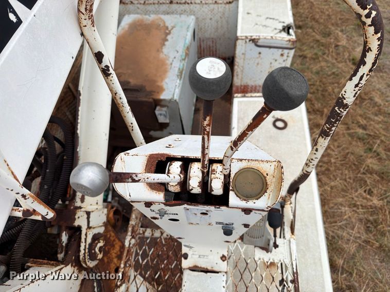 image for item EU5912 1980 Ford 7000 digger derrick truck