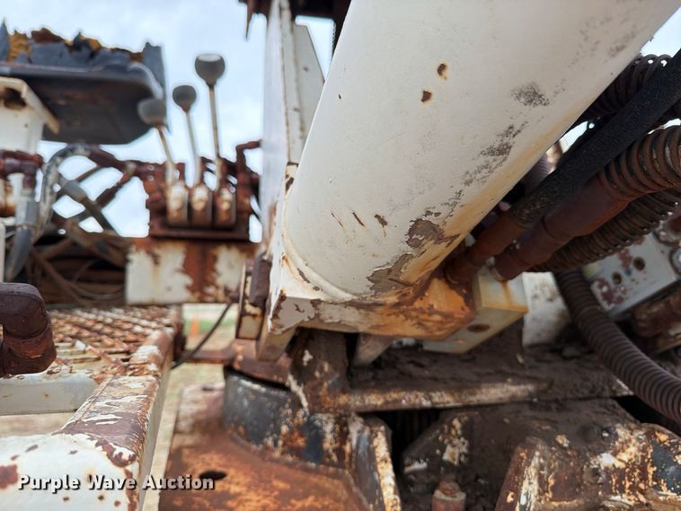 image for item EU5912 1980 Ford 7000 digger derrick truck