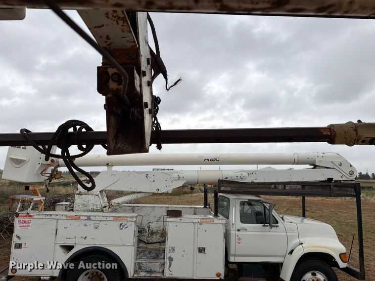 image for item EU5912 1980 Ford 7000 digger derrick truck