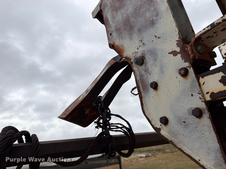 image for item EU5912 1980 Ford 7000 digger derrick truck