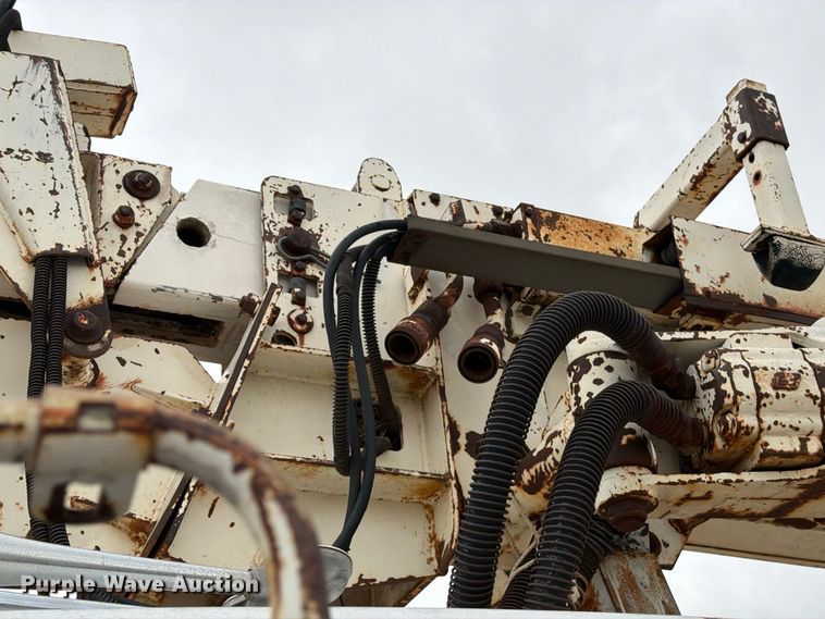 image for item EU5912 1980 Ford 7000 digger derrick truck