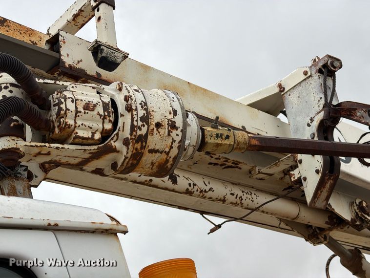 image for item EU5912 1980 Ford 7000 digger derrick truck