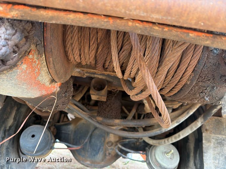 image for item EU5912 1980 Ford 7000 digger derrick truck