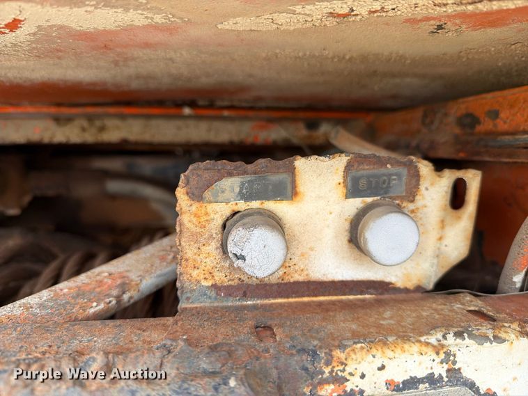 image for item EU5912 1980 Ford 7000 digger derrick truck