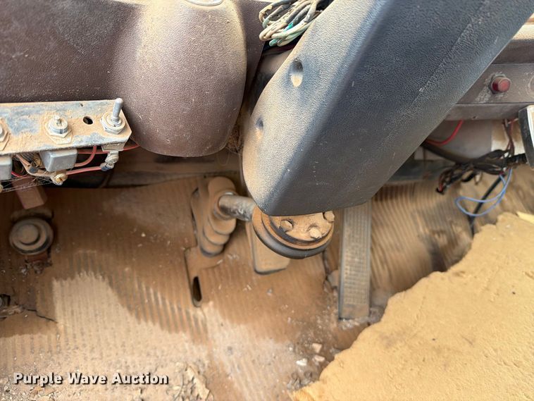 image for item EU5912 1980 Ford 7000 digger derrick truck