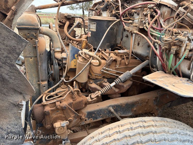 image for item EU5912 1980 Ford 7000 digger derrick truck