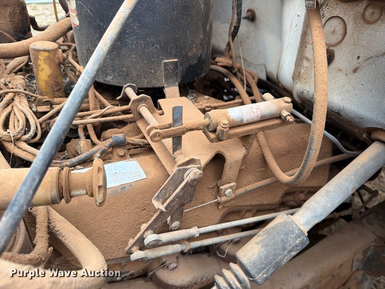 image for item EU5912 1980 Ford 7000 digger derrick truck
