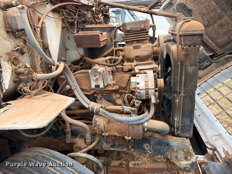 image for item EU5912 1980 Ford 7000 digger derrick truck