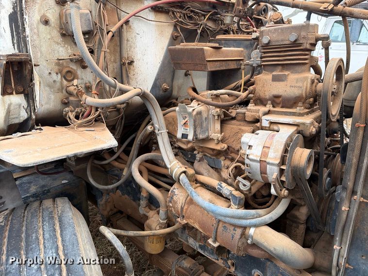image for item EU5912 1980 Ford 7000 digger derrick truck