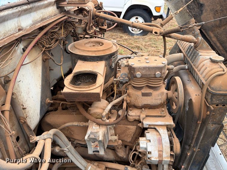 image for item EU5912 1980 Ford 7000 digger derrick truck