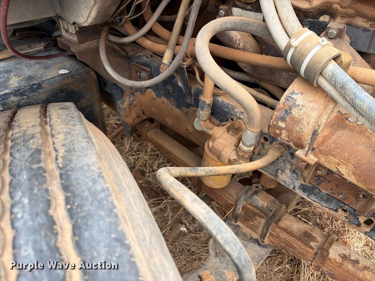 image for item EU5912 1980 Ford 7000 digger derrick truck