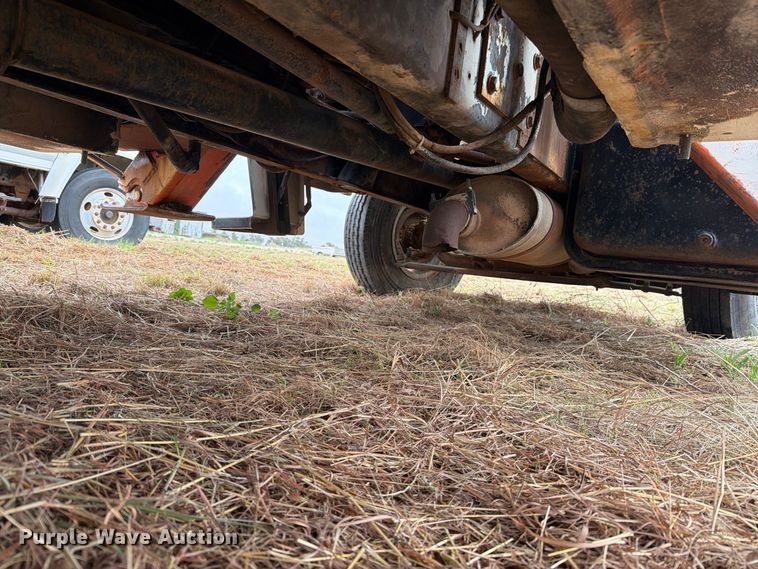 image for item EU5912 1980 Ford 7000 digger derrick truck