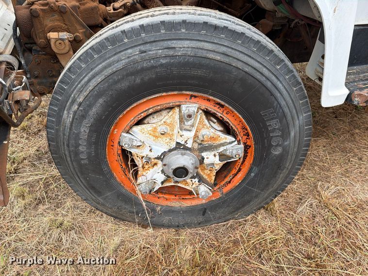 image for item EU5912 1980 Ford 7000 digger derrick truck