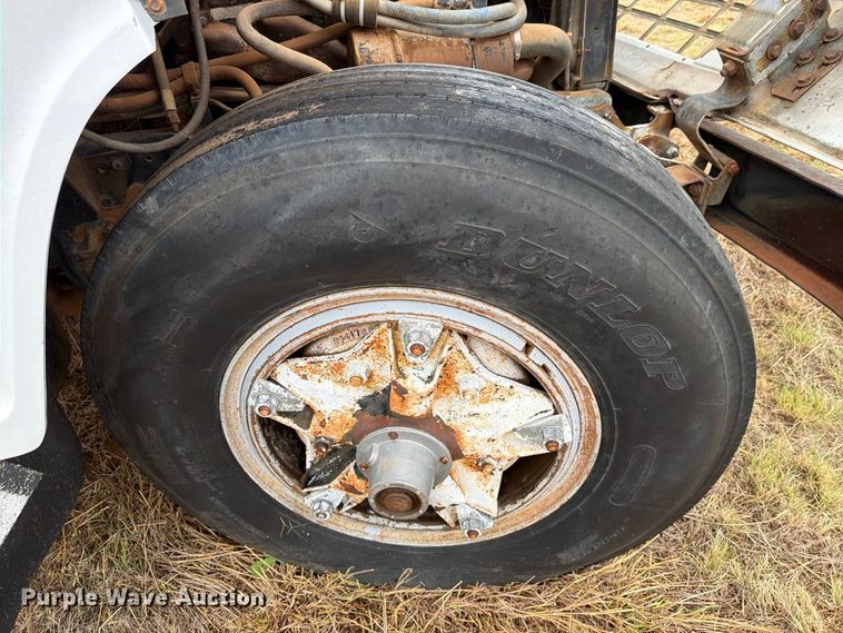 image for item EU5912 1980 Ford 7000 digger derrick truck