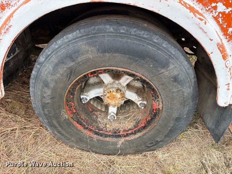 image for item EU5912 1980 Ford 7000 digger derrick truck