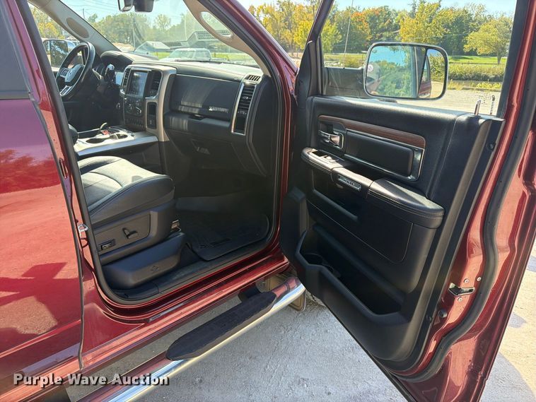 image for item EV7001 2018 RAM 2500 Heavy Duty Crew Cab pickup truck