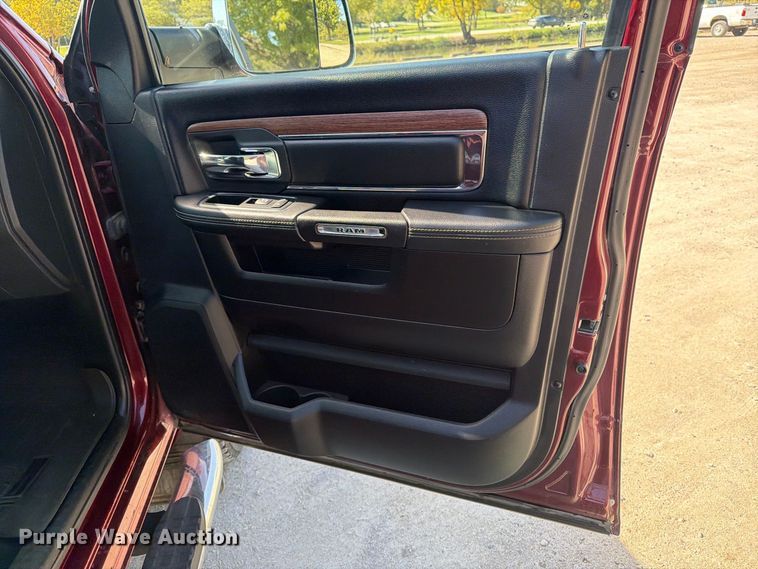 image for item EV7001 2018 RAM 2500 Heavy Duty Crew Cab pickup truck