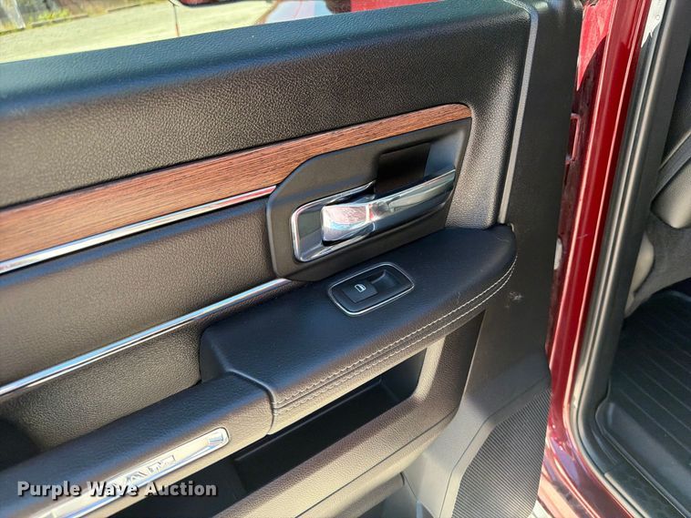 image for item EV7001 2018 RAM 2500 Heavy Duty Crew Cab pickup truck
