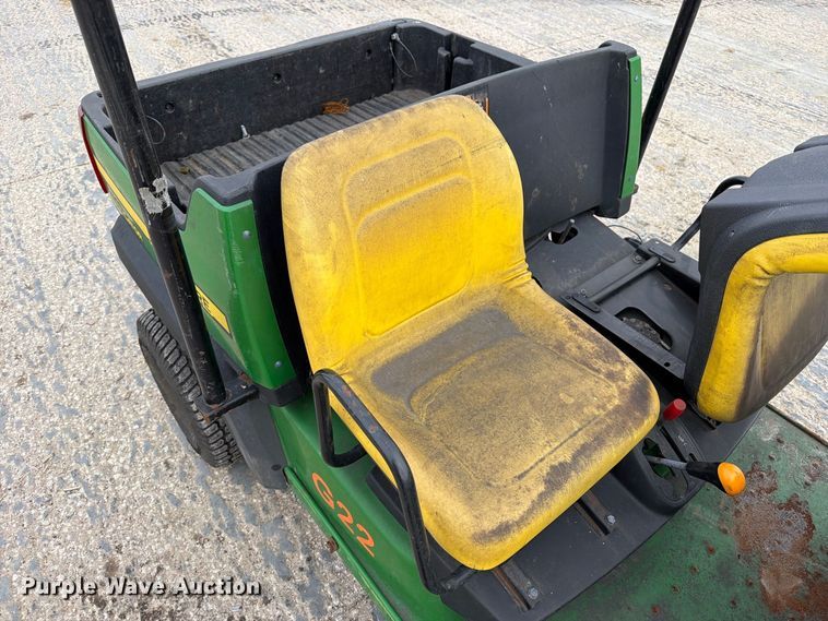 image for item EV7015 John Deere Gator CX utility vehicle