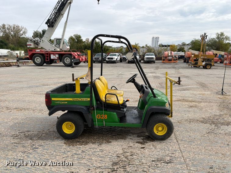 image for item EV7016 John Deere Gator CX utility vehicle