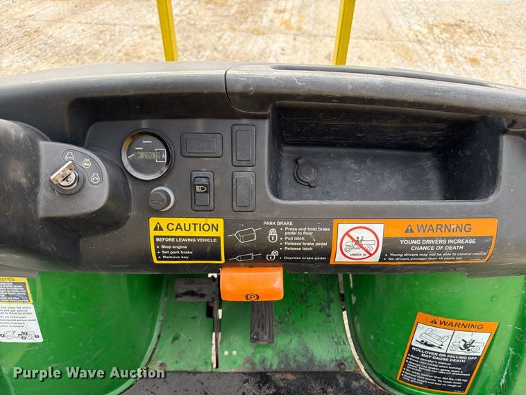 image for item EV7016 John Deere Gator CX utility vehicle