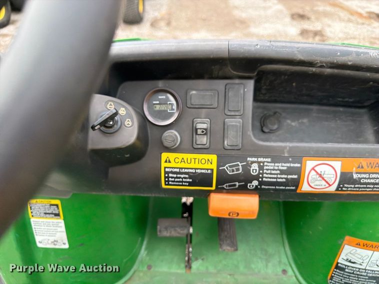 image for item EV7017 John Deere Gator CX utility vehicle