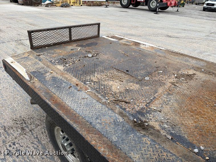 image for item EV7019 2006 GMC Sierra 2500HD Ext. Cab dump flatbed pickup truck