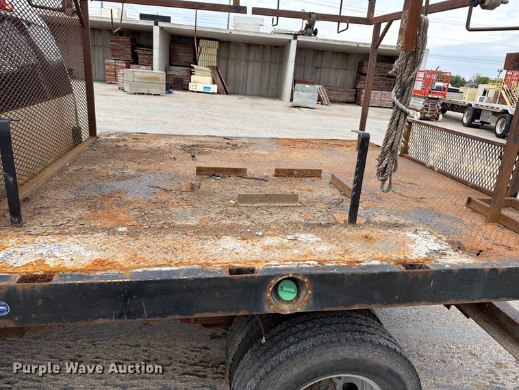 image for item EV7020 2012 GMC Sierra 3500HD Crew Cab flatbed pickup truck