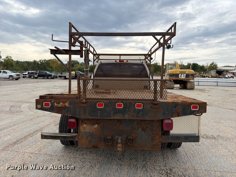 image for item EV7020 2012 GMC Sierra 3500HD Crew Cab flatbed pickup truck