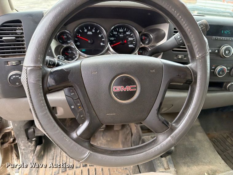 image for item EV7020 2012 GMC Sierra 3500HD Crew Cab flatbed pickup truck