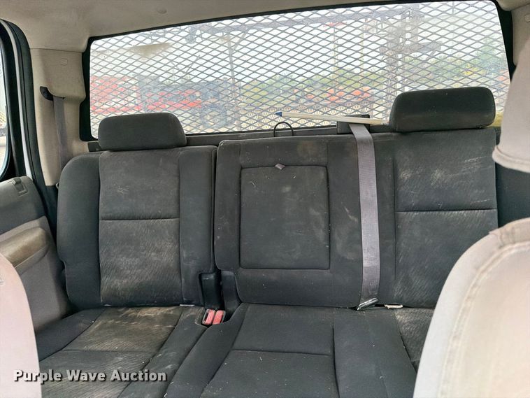 image for item EV7020 2012 GMC Sierra 3500HD Crew Cab flatbed pickup truck
