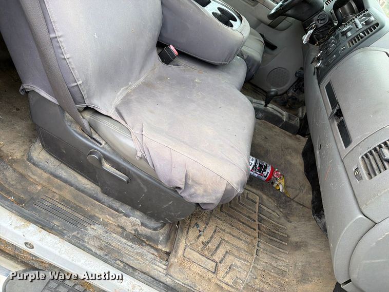 image for item EV7021 2013 GMC Sierra 3500HD Crew Cab flatbed pickup truck