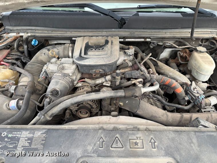 image for item EV7021 2013 GMC Sierra 3500HD Crew Cab flatbed pickup truck