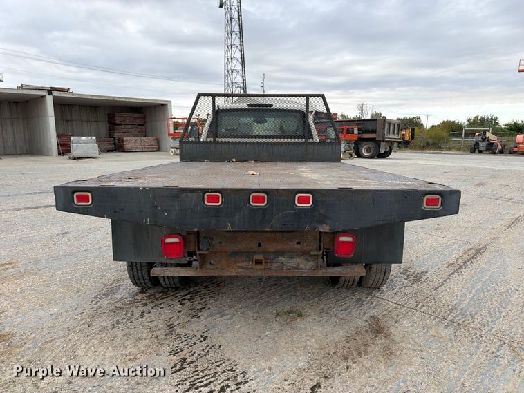 image for item EV7022 2009 Chevrolet Silverado 3500HD flatbed pickup truck