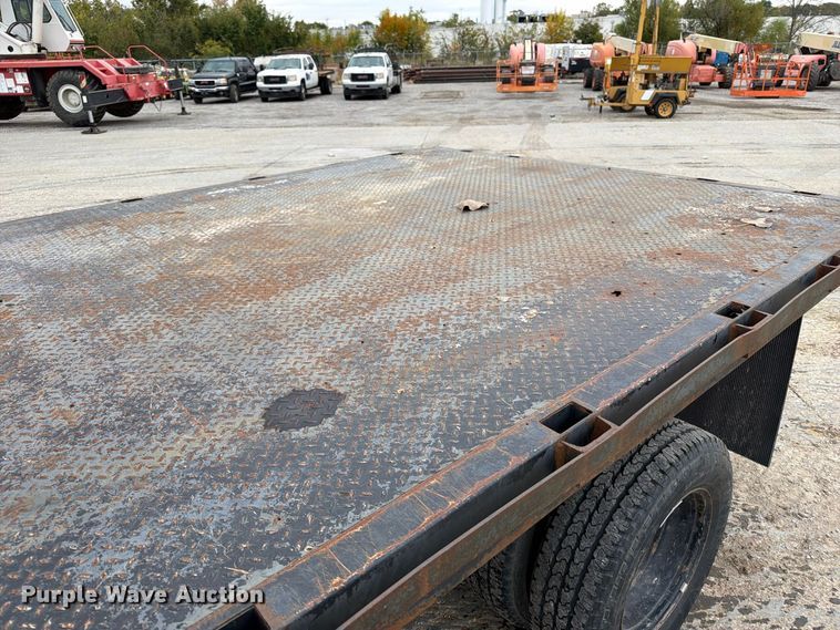 image for item EV7022 2009 Chevrolet Silverado 3500HD flatbed pickup truck