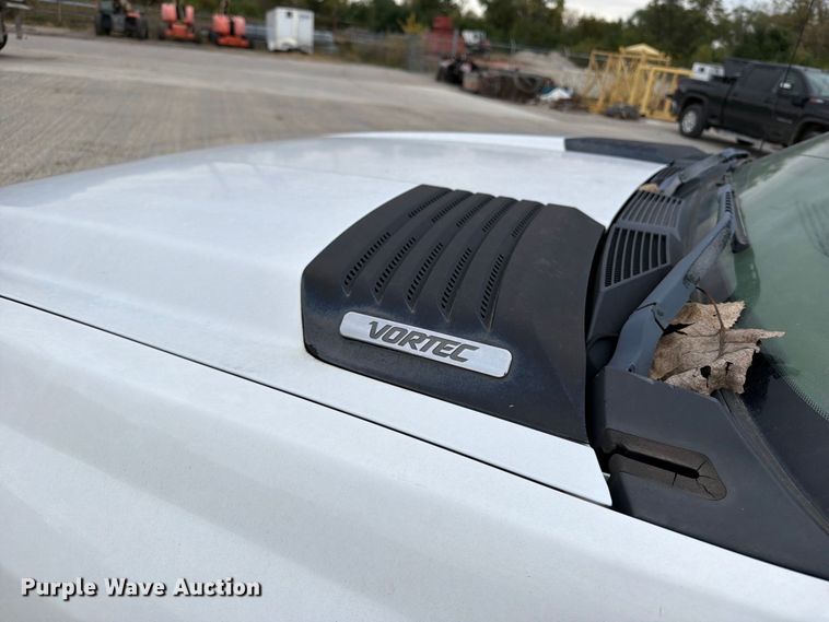 image for item EV7022 2009 Chevrolet Silverado 3500HD flatbed pickup truck