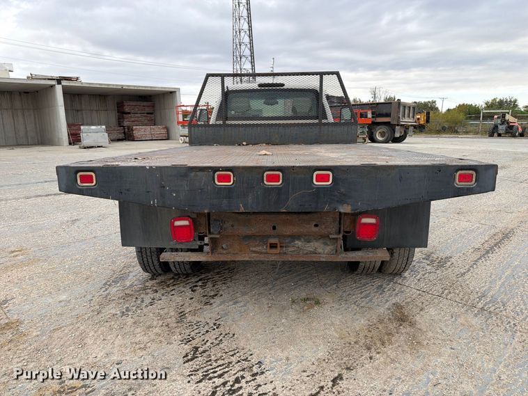 image for item EV7022 2009 Chevrolet Silverado 3500HD flatbed pickup truck