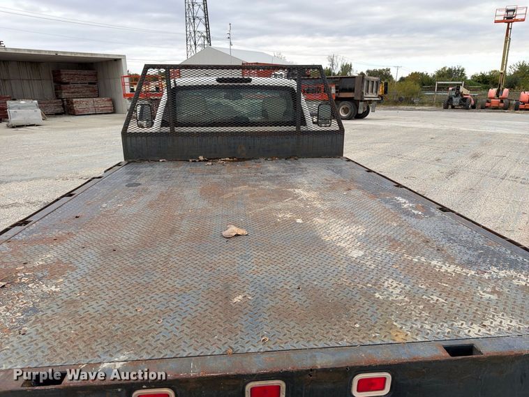 image for item EV7022 2009 Chevrolet Silverado 3500HD flatbed pickup truck