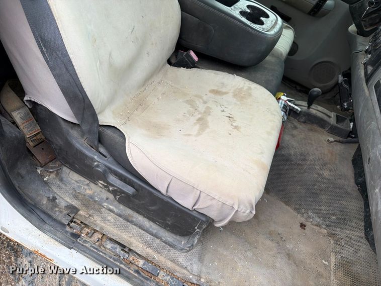 image for item EV7022 2009 Chevrolet Silverado 3500HD flatbed pickup truck